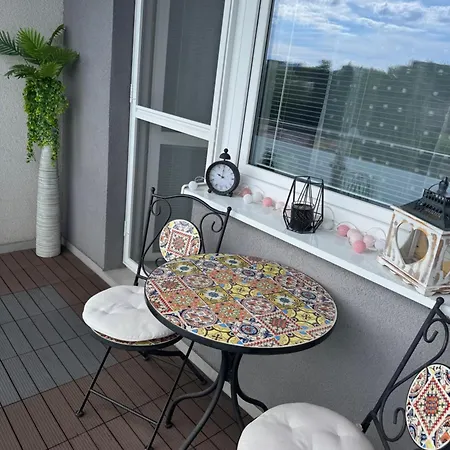 Beautiful In The Center Of بوبراد